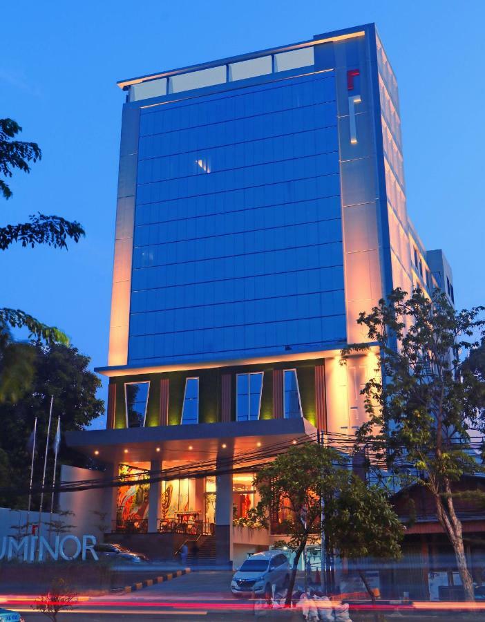 Luminor Hotel Jakarta Kota By Wh Exterior photo
