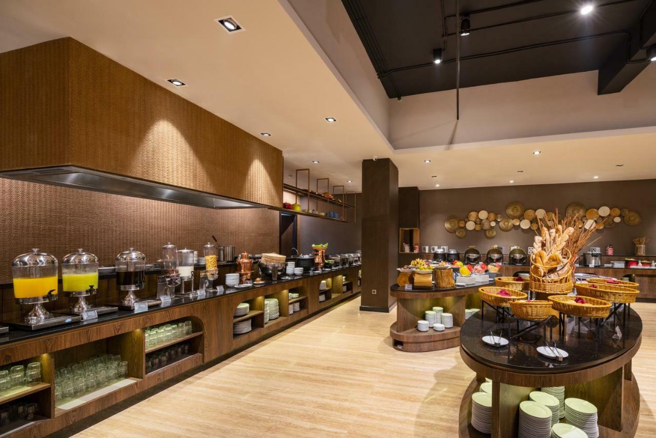 Luminor Hotel Jakarta Kota By Wh Exterior photo