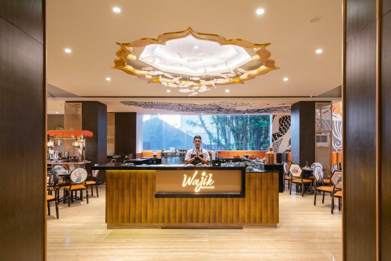 Luminor Hotel Jakarta Kota By Wh Exterior photo
